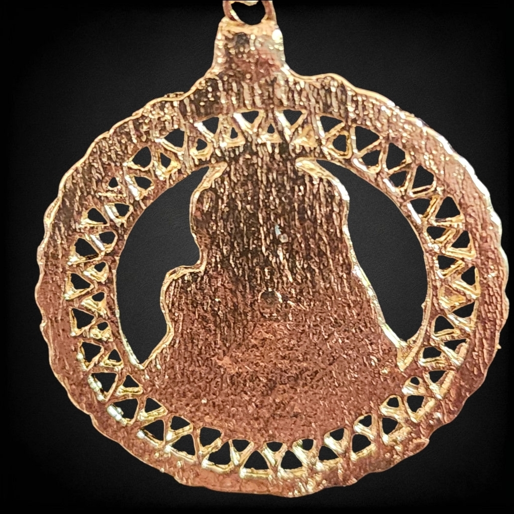 18K Gold Filled Blessed Mother On 20in Figaro Chain - Picture 4 of 7